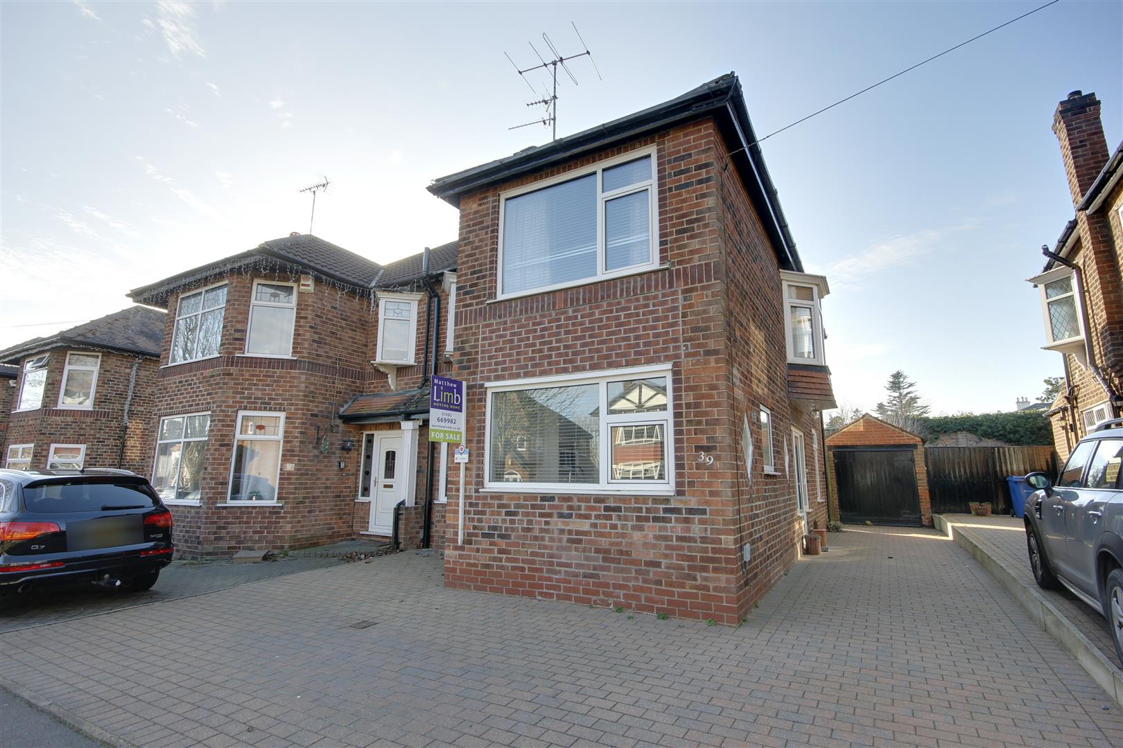 Matthew Limb Property for sale in West Hull